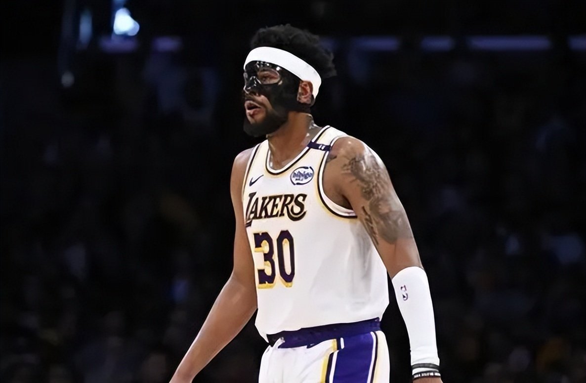 Kaiyun-德罗巴官方宣布出色防守新规，G2引发争议！赛场气氛高涨的简单介绍